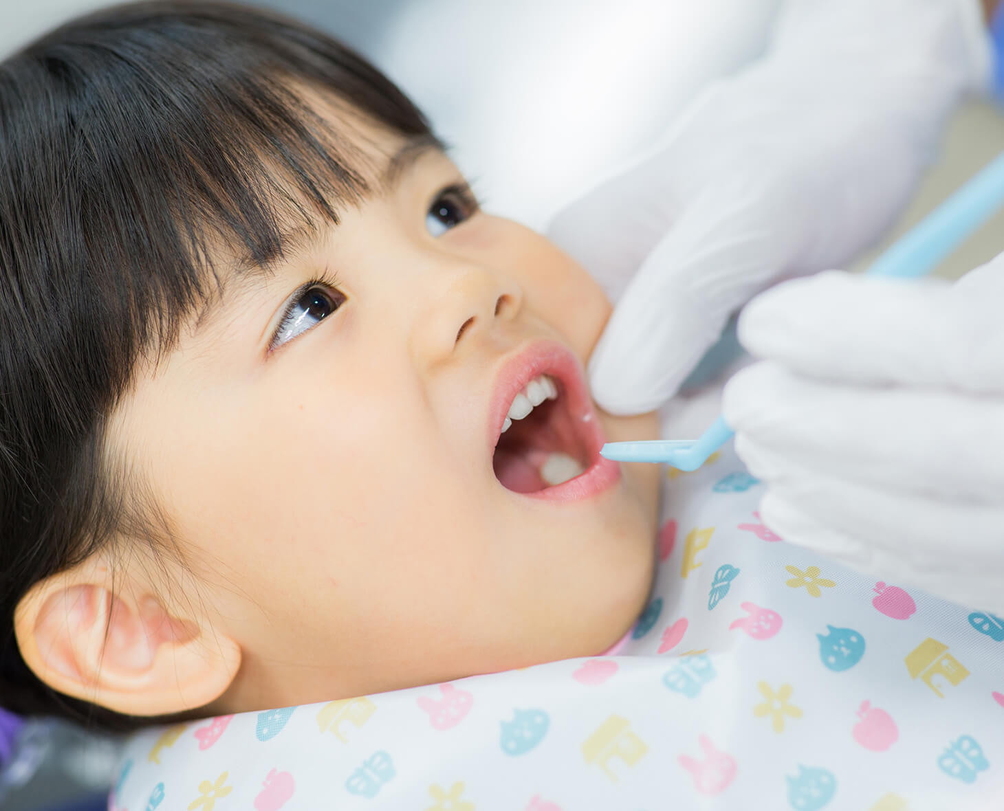 お子さまの時期から通えるお口の状態に合わせた矯正治療